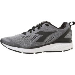 Diadora KURUKA 2 Obuwie do biegania treningowe silver/black. Buty do biegania marki Diadora. W wyprzedaży za 356.15 zł.
