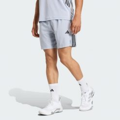 Szorty Tech Essentials Workout 3-Stripes. Szare szorty Adidas, bez wzorów, sportowe. Za 199.00 zł.