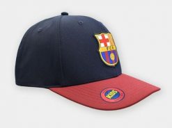 Czapka z daszkiem FC Barcelona Junior - oficjalna licencjonowana. Niebieskie czapki z daszkiem FC Barcelona, bez wzorów, z poliesteru. Za 98.00 zł.