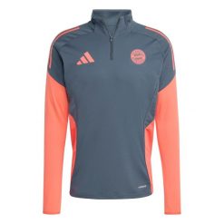 Kurtka dresowa Bayern Monachium 2025/26. Szare kurtki Adidas, bez wzorów, z dresówki, bez kaptura. W wyprzedaży za 258.50 zł.