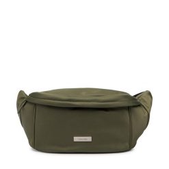 Nerka Calvin Klein. Zielone saszetki i nerki CALVIN KLEIN, bez wzorów. Za 369.99 zł.