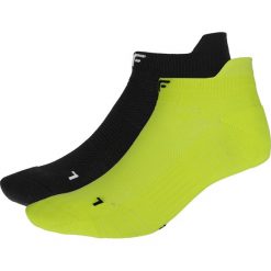 Skarpetki sportowe męskie (2 pary) SOM212 - głęboka czerń+żółty neon. Skarpetki sportowe marki 4F. Za 59.99 zł.