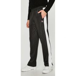 Fila - Spodnie. Spodnie materiałowe marki Fila. W wyprzedaży za 239.90 zł.