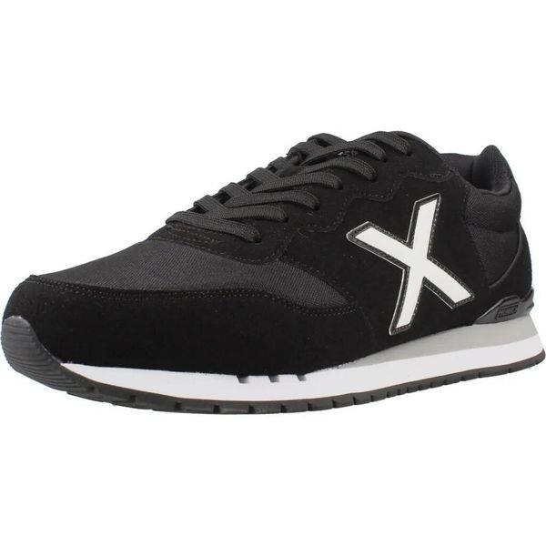 Buty MUNICH 4150285M Czarny. Czarne buty turystyczne munich, bez wzorów, z syntetyku, bez zapięcia, na fitness i siłownię. Za 316.99 zł.