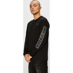 New Balance - Longsleeve. Bluzki z długim rękawem New Balance. W wyprzedaży za 149.90 zł.