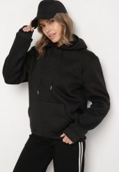 Czarna Bluza z Kapturem i Kangurkową Kieszenią Envila. Czarne bluzy z kapturem Born2be, l, bez wzorów, z jeansu, z kapturem. Za 59.99 zł.