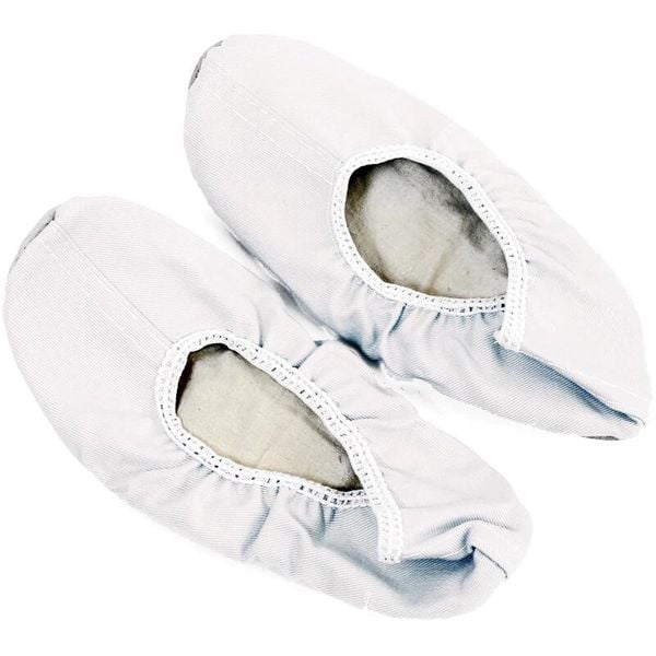 Buty do gimnastyki Aktivsport. Białe espadryle AKTIVSPORT, bez wzorów, z materiału, bez obcasa, bez zapięcia. Za 49.23 zł.