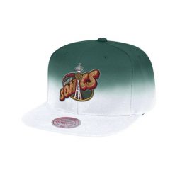 Czapka typu snapback Mitchell & Ness Color Fade Seattle Supersonics. Białe czapki z daszkiem Mitchell & Ness, bez wzorów. Za 217.00 zł.