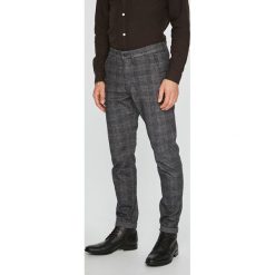 Jack & Jones - Spodnie. Spodnie materiałowe marki Jack & Jones. W wyprzedaży za 139.90 zł.