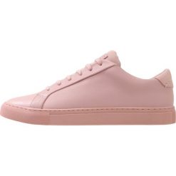 Kurt Geiger DONNIE Sneakersy niskie pink. Buty sportowe casual marki Kurt Geiger. Za 609.00 zł.