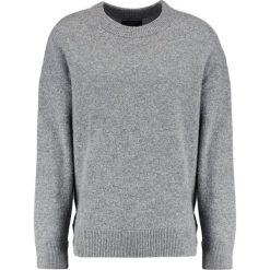 AllSaints LOFTEN CREW Sweter grey marl. Swetry rozpinane marki AllSaints, z materiału. W wyprzedaży za 486.75 zł.