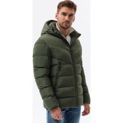 Kurtka męska puchowa - ciemnozielona V2 C519 - L. Zielone kurtki Ombre Clothing, na zimę, l, bez wzorów, z puchu, bez kaptura. W wyprzedaży za 189.99 zł.