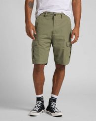 SZORTY MĘSKIE LEE CARGO SHORT LICHEN GREEN L73CCJ82 112120354. Zielone szorty Lee, l, bez wzorów, z materiału. Za 149.99 zł.