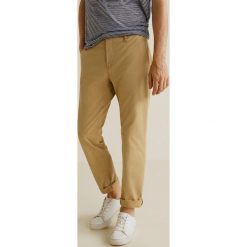 Mango Man - Spodnie Borne3. Spodnie materiałowe marki Mango Man. W wyprzedaży za 59.90 zł.