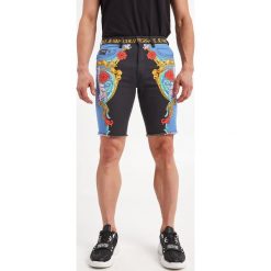 Spodenki jeansowe VERSACE JEANS COUTURE. Szorty Versace Jeans Couture, m, bez wzorów, z jeansu. W wyprzedaży za 921.67 zł.