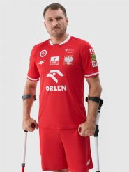 4F Koszulka replika wyjazdowa AMP Futbol męska - czerwona XL. Czerwone t-shirty 4F, m, bez wzorów, z dzianiny, bez kołnierzyka, bez ramiączek. Za 289.99 zł.