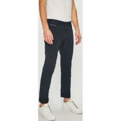 Tommy Hilfiger - Spodnie. Spodnie materiałowe marki Tommy Hilfiger. W wyprzedaży za 319.90 zł.
