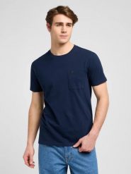 MESKA KOSZULKA LEE ULTIMATE POCKET TEE RIVET NAVY 112370493. Niebieskie t-shirty Lee, s, bez wzorów, bez kołnierzyka, bez ramiączek. Za 79.99 zł.