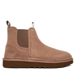 Śniegowce Ugg. Brązowe śniegowce UGG, bez zapięcia. Za 679.99 zł.