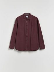 Bawełniana koszula slim fit - bordowy. Czerwone koszule Reserved, l, bez wzorów, z bawełny, bez kołnierzyka, bez ramiączek. Za 129.99 zł.