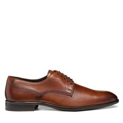 Półbuty Geox. Brązowe eleganckie półbuty Geox, bez wzorów, bez obcasa, bez zapięcia. Za 549.99 zł.