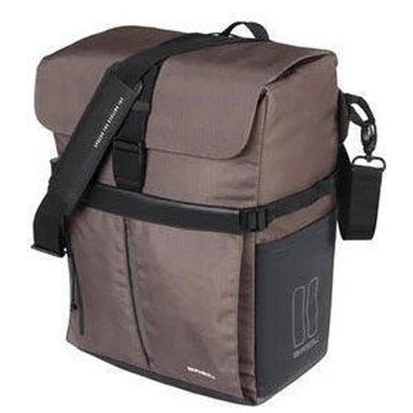 Basil Move MIK Studs torba rowerowa 15L. Brązowe torby na laptopa BASIL. Za 380.00 zł.