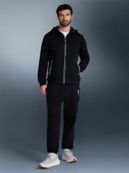 4F Bluza dresowa regular z kapturem męska - czarny S. Czarne bluzy 4F, m, bez wzorów, z bawełny, z kapturem. Za 269.99 zł.