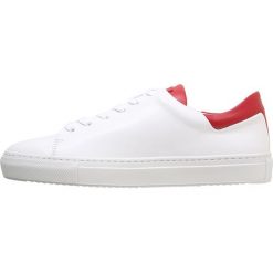 J.LINDEBERG BLOCK ITALIAN Sneakersy niskie racing red. Buty sportowe casual marki J.LINDEBERG. Za 629.00 zł.