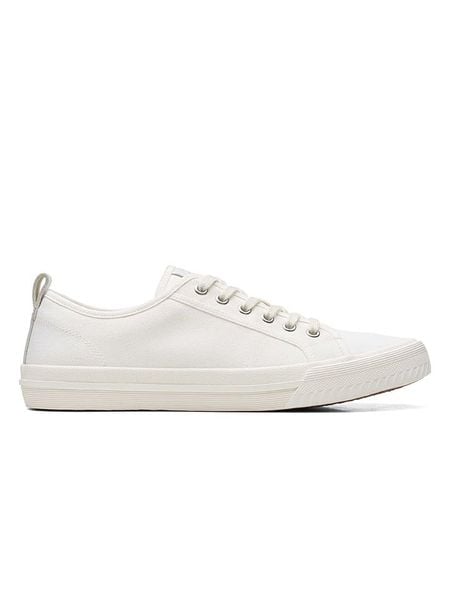 Clarks Sneakersy w kolorze białym rozmiar: 44,5. Białe buty sportowe casual Clarks, bez wzorów, bez zapięcia. Za 134.22 zł.