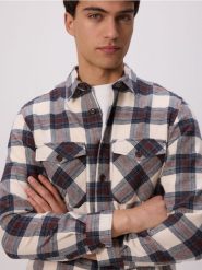 Koszula regular fit w kratę - wielobarwny. Koszule Reserved, l, bez wzorów, z bawełny, bez kołnierzyka, bez ramiączek. W wyprzedaży za 79.99 zł.