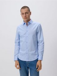 Koszula slim fit w drobny wzór - jasnoniebieski. Niebieskie koszule Reserved, l, bez wzorów, z bawełny, bez kołnierzyka, bez ramiączek. Za 119.99 zł.