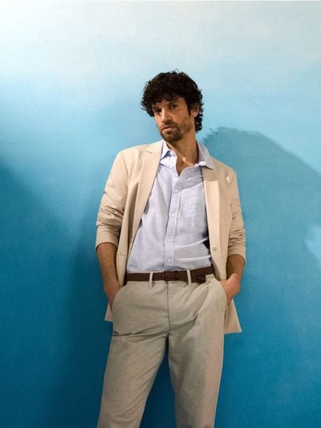 Bawełniana koszula z krótkim rękawem - błękitny. Niebieskie koszule Sinsay, l, bez wzorów, z bawełny, bez kołnierzyka, bez ramiączek. Za 49.99 zł.