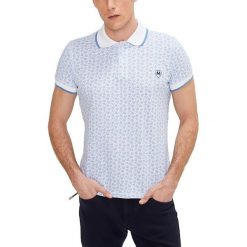 Koszulka polo w kolorze biało-niebieskim. Bezrękawniki marki RNT23. W wyprzedaży za 84.95 zł.