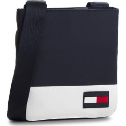 Saszetka TOMMY HILFIGER - Escape Mini Crossover AM0AM03420 901. Saszetki i nerki marki Tommy Hilfiger. W wyprzedaży za 199.00 zł.