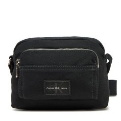 Saszetka Calvin Klein Jeans. Czarne saszetki i nerki Calvin Klein Jeans, bez wzorów, z jeansu. Za 179.99 zł.