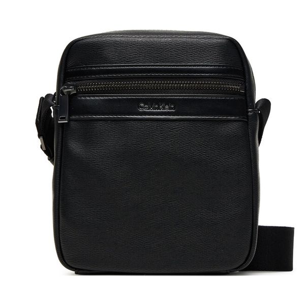 Saszetka Calvin Klein. Czarne saszetki i nerki CALVIN KLEIN, bez wzorów. Za 389.99 zł.