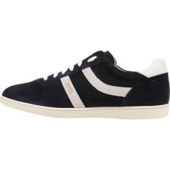 BOSS CASUAL RUMBA TENN Sneakersy niskie dark blue. Buty sportowe casual marki BOSS CASUAL. W wyprzedaży za 345.95 zł.