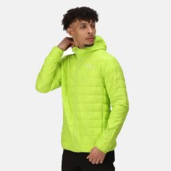 Kurtka turystyczna dla mężczyzn Hooded Hillpack z kapturem. Zielone kurtki Regatta, m, bez wzorów, z poliamidu, z kapturem. W wyprzedaży za 139.99 zł.