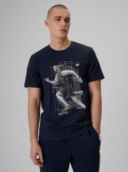 4F T-shirt regular z nadrukiem męski - niebieski XL. Niebieskie t-shirty 4F, m, bez wzorów, z bawełny, bez kołnierzyka, bez ramiączek. Za 79.99 zł.