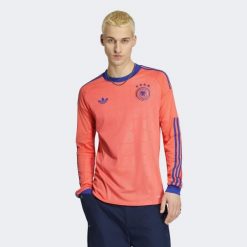 Koszulka bramkarska wyjazdowa Niemcy 26 z długim rękawem. Brązowe bluzy Adidas, bez wzorów, bez kaptura. Za 479.00 zł.