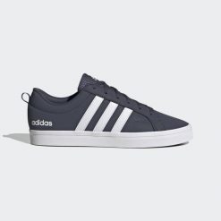 Buty męskie do chodzenia klasyczne Adidas VS PACE 2.0. Białe sztyblety Adidas, bez wzorów, z gumy, bez obcasa, bez zapięcia. Za 239.00 zł.
