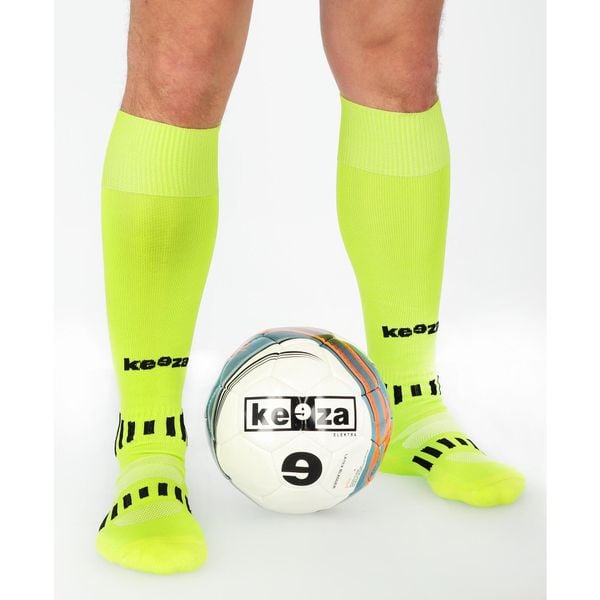 Getry piłkarskie KEEZA premium. Zielone legginsy długie sportowe KEEZA, bez wzorów, do piłki nożnej. Za 26.00 zł.