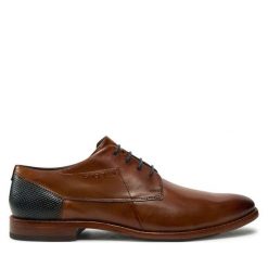 Półbuty Bugatti. Brązowe eleganckie półbuty Bugatti, bez wzorów, bez obcasa, bez zapięcia. Za 329.99 zł.
