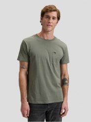 MESKA KOSZULKA LEE ULTIMATE POCKET TEE LICHEN OLIVE 112376464. Zielone t-shirty Lee, m, bez wzorów, bez kołnierzyka, bez ramiączek. Za 79.99 zł.