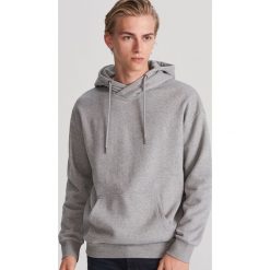 Gładka bluza z kapturem - Jasny szary. Bluzy z kapturem Reserved. Za 89.99 zł.
