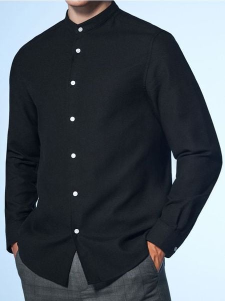 Koszula z bawełną - czarny. Czarne koszule Sinsay, l, bez wzorów, z bawełny, bez kołnierzyka, bez ramiączek. Za 69.99 zł.