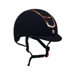 Czapka z daszkiem welurowa z kolorową lamówką. Czerwone czapki z daszkiem EQUESTRO, na lato, bez wzorów, z materiału. Za 400.90 zł.