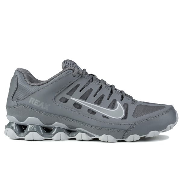 Buty męskie treningowe Nike Reax 8 TR. Szare buty sportowe casual Nike, bez wzorów, na fitness i siłownię. Za 419.00 zł.