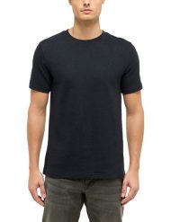 Męski T-Shirt Mustang Style Austin Jet Black 1016872 4188. Czarne bluzki z długim rękawem Mustang, m, bez wzorów, bez kołnierzyka, bez ramiączek. Za 79.99 zł.