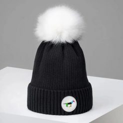 Czapka z pomponem Galop Wear. Czarne czapki zimowe GALOP WEAR, bez wzorów. Za 132.05 zł.